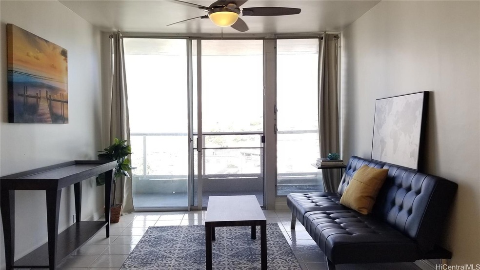 Living Area with Lanai