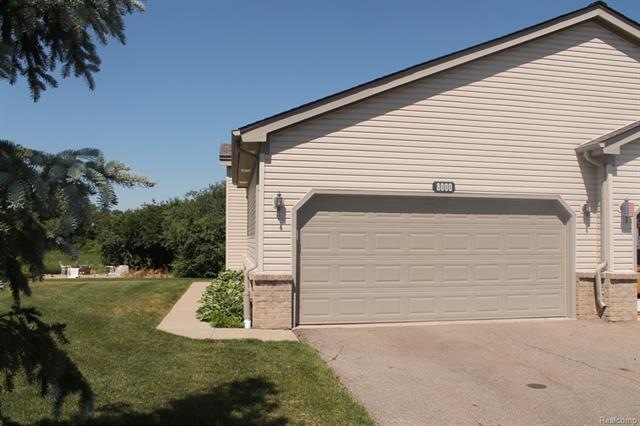 8000 Hayes St unit 43, Grand Blanc, MI 48439 - photo 1