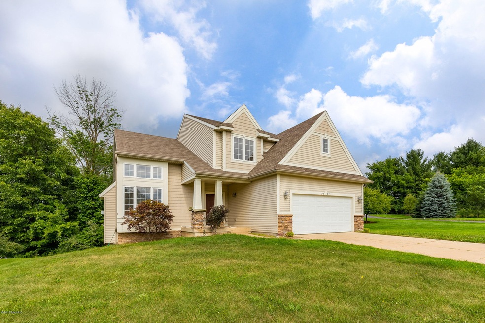 2237 Beatrice Dr NE unit 10, Grand Rapids, MI 49505 - photo 1