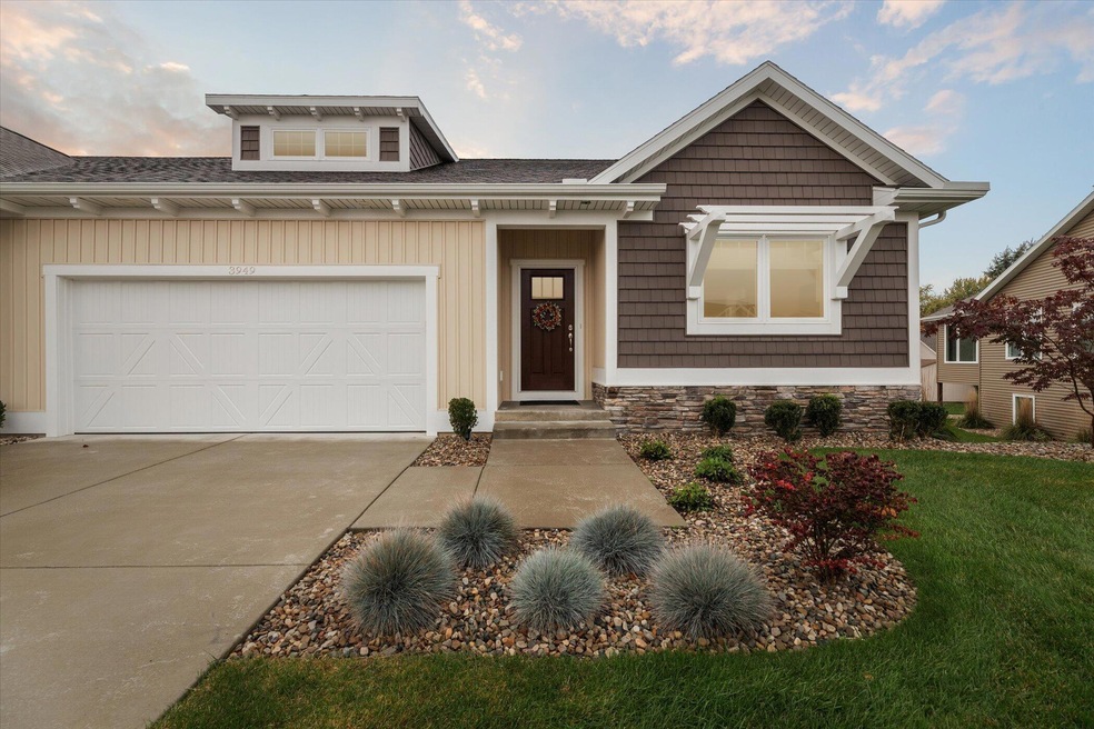 01-3949-Bungalow-Path-St-Joseph-MI-49085
