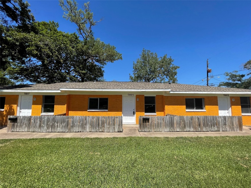 7805 Glass St, Houston, TX 77016 - photo 1