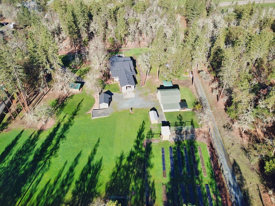 550 Earhart Rd, Rogue River, OR 97537 - photo 1