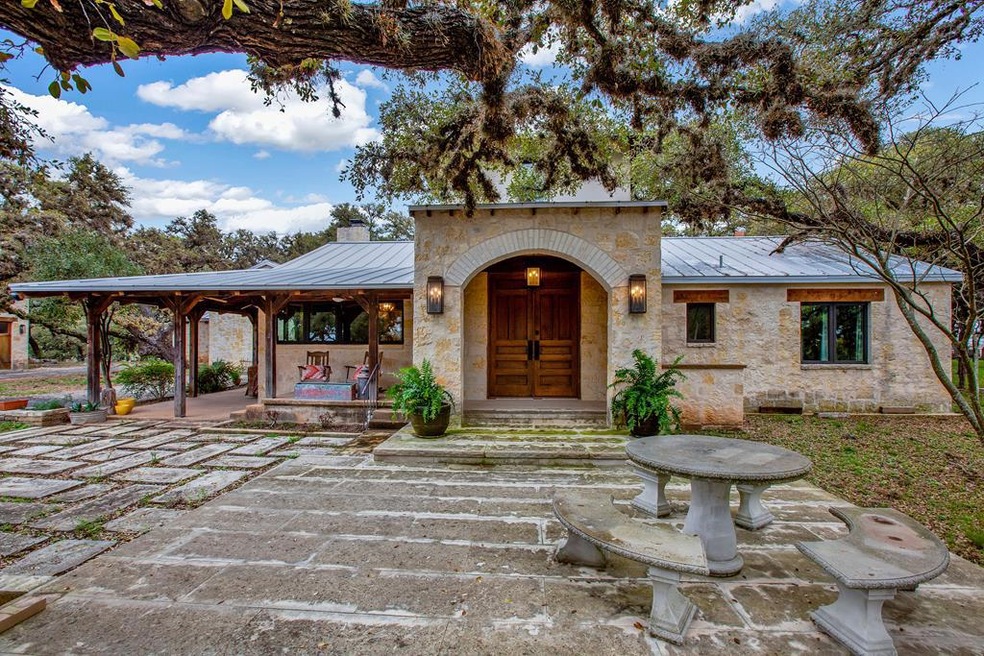 1440 N Us Highway 87, Fredericksburg, TX 78624 - photo 1