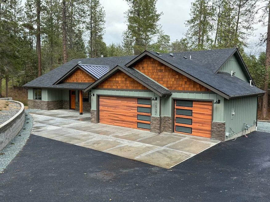 2957 Sylvan Dr, Grants Pass, OR 97527 - photo 1