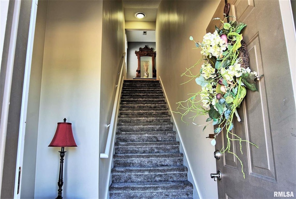 4593 N Thornhill Dr unit 208B, Peoria, IL 61615 - photo 1