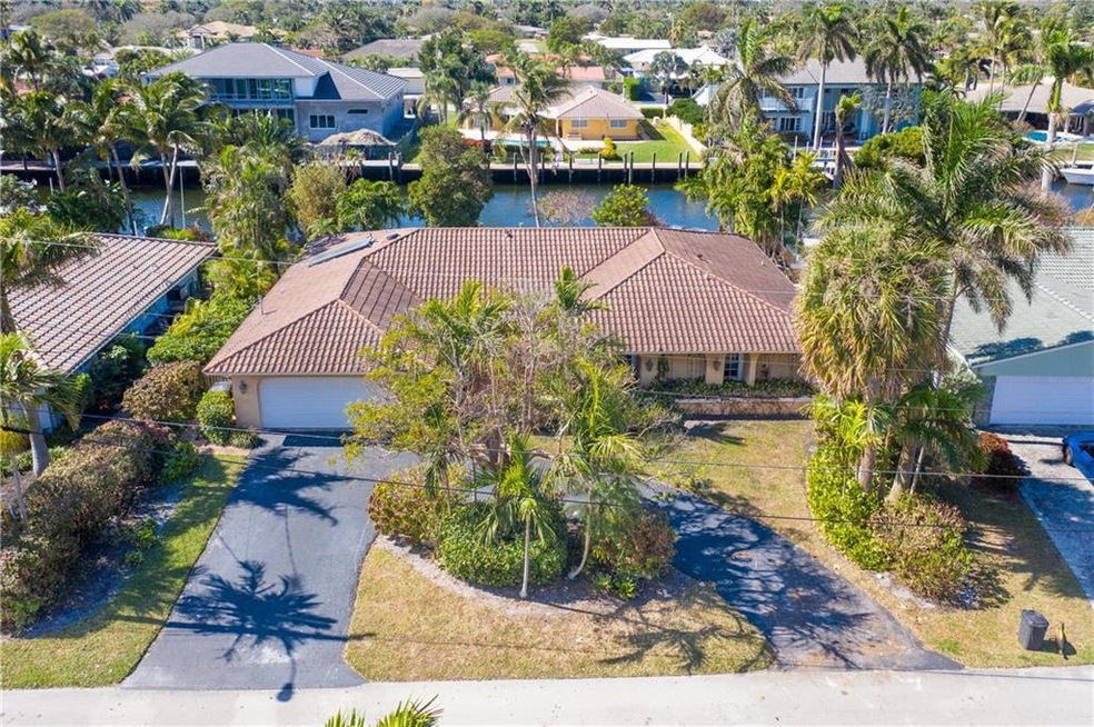 3 bedroom / 2.5 bath waterfront home in Lighthouse