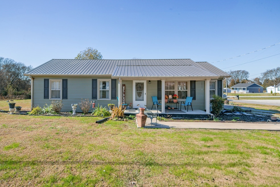 96 Liberty Rd, Winchester, TN 37398 - photo 1