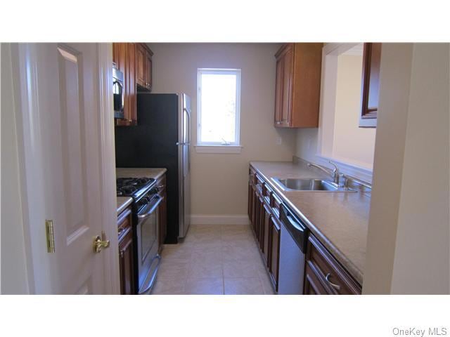 407 Tondo Cir, Monroe Town, NY 10926 - photo 1