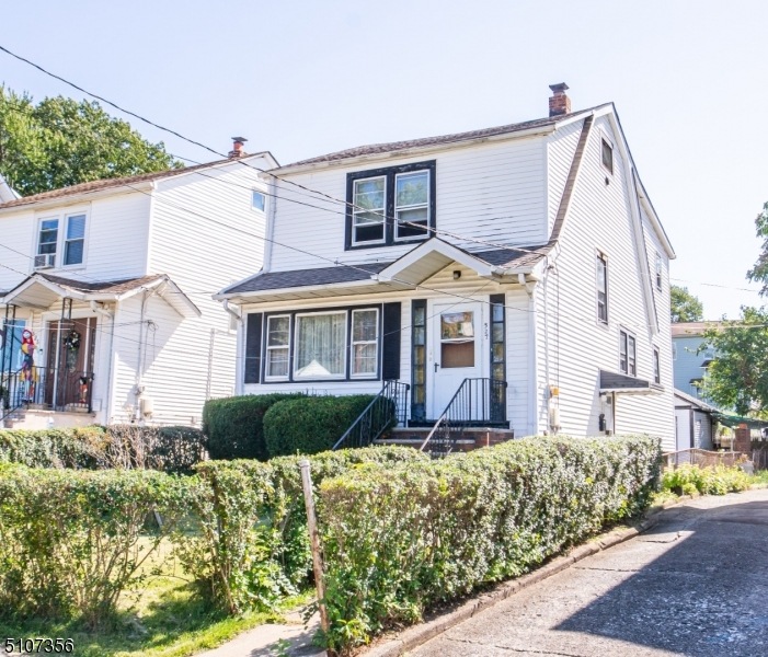 527 Harrison St, Passaic, NJ 07055 - photo 1