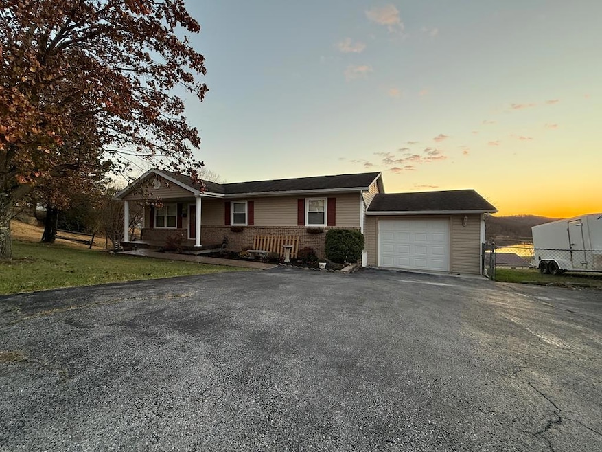 411 Lakeland Park, Bluefield, WV 24701 - photo 1