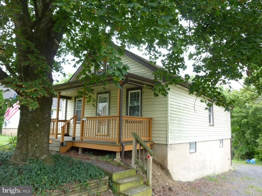 1115 Farmington Ave, Pottstown, PA 19464 - photo 1