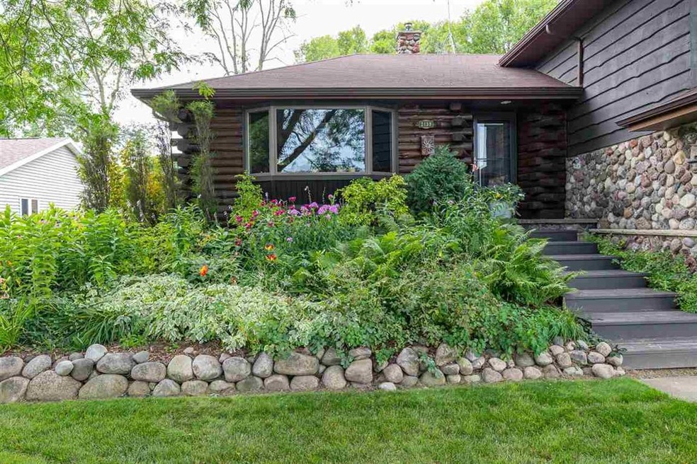 2139 W Glendale Ave, Appleton, WI 54914 - photo 1