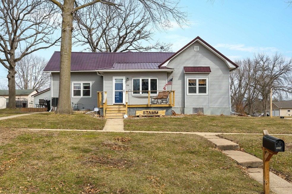 320_E8thSt_1