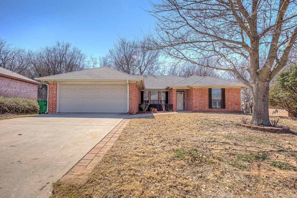 605 Valleyridge Ct, Decatur, TX 76234 - photo 1
