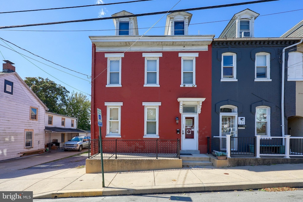 284 S 4th St, Columbia, PA 17512 - photo 1