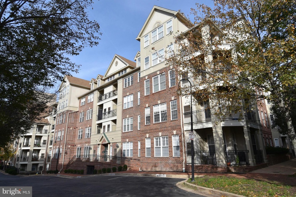 1321 N Adams Ct unit 202, Arlington, VA 22201 - photo 1