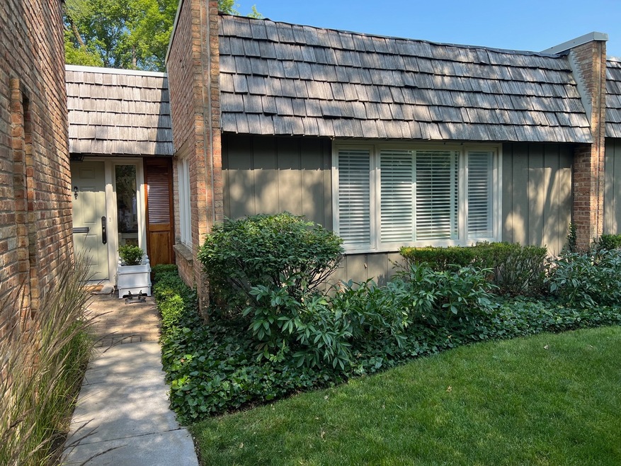 1877 Somerset Ln unit 9, Northbrook, IL 60062 - photo 1