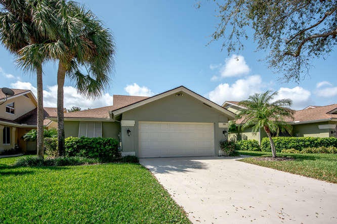 120 Seashore Dr, Jupiter, FL 33477 - photo 1