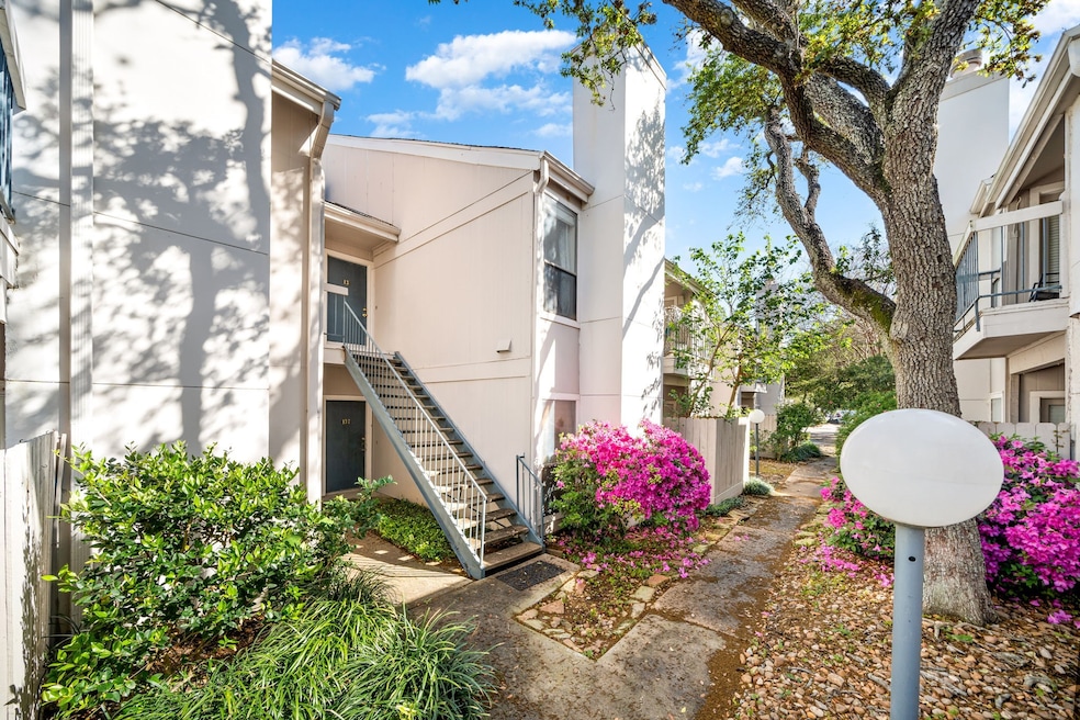 7950 N Stadium Dr unit 138, Houston, TX 77030 - photo 1