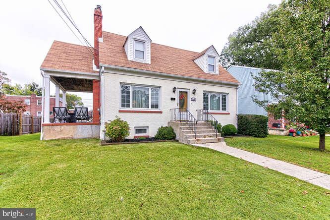 216 Fernwood Ave, Folsom, PA 19033 - photo 1