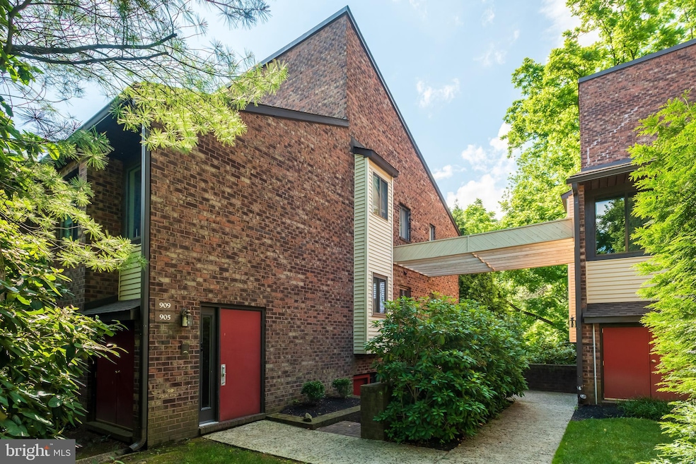 905 Mountainview Dr unit 905, Chesterbrook, PA 19087 - photo 1