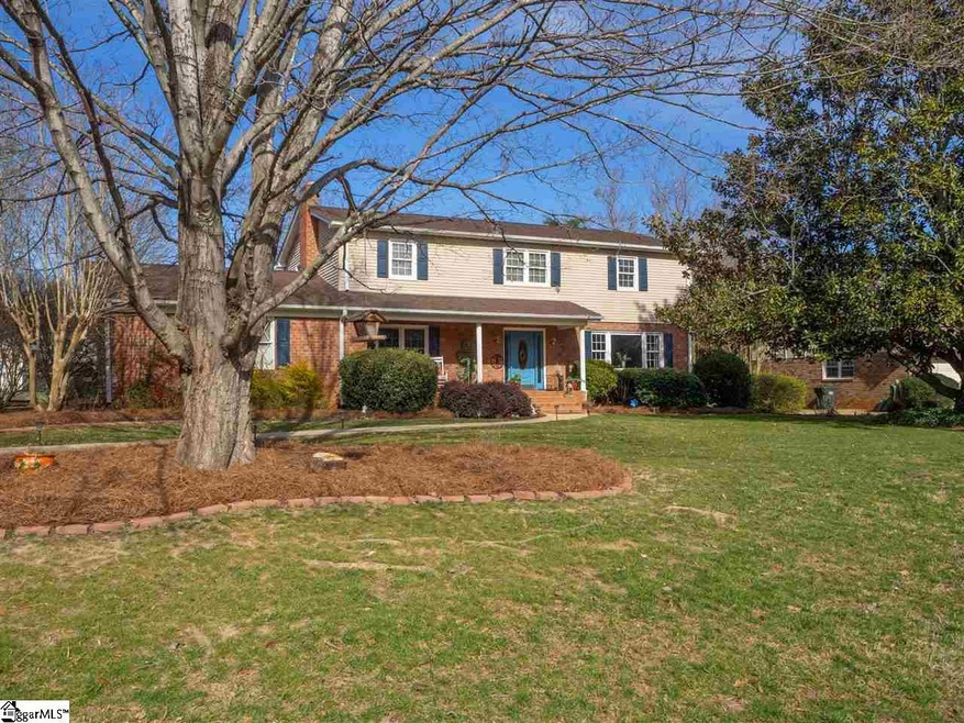 39 Hillsborough Dr, Greenville, SC 29615 - photo 1