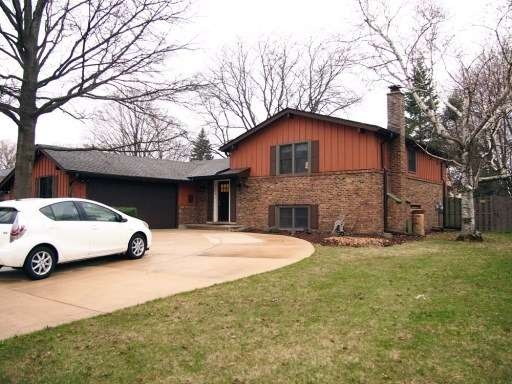 2252 Strawberry Ln, Glenview, IL 60026 - photo 1