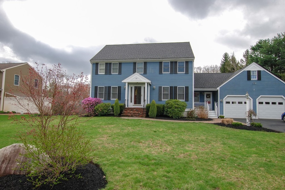 10 Magnolia Dr, Rockland, MA 02370 - photo 1