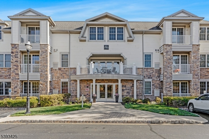 266 Victoria Dr unit B2, Bridgewater, NJ 08807 - photo 1