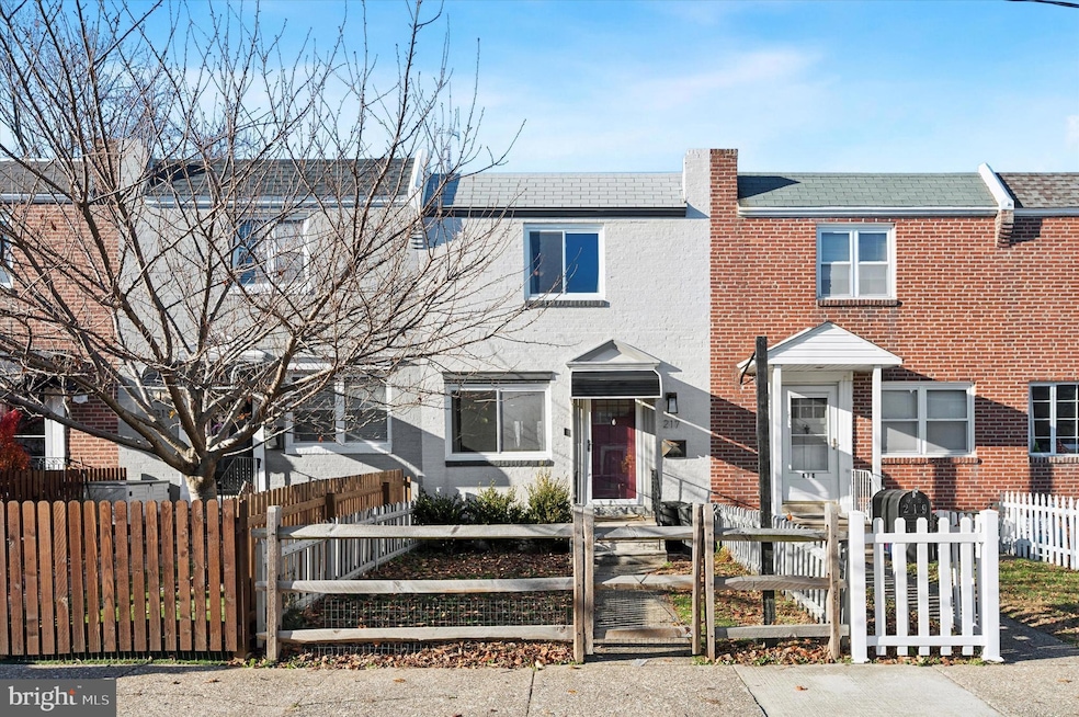 217 Overlook Rd, Philadelphia, PA 19128 - photo 1