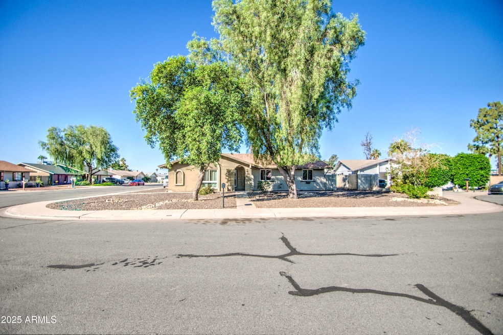 3824 W Shangri la Rd, Phoenix, AZ 85029 - photo 1