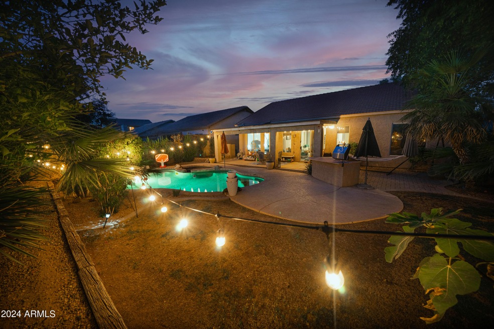 142 N Pineview Dr, Chandler, AZ 85226 - photo 1