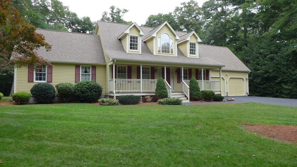 137 Blackstone St, Bellingham, MA 02019 - photo 1