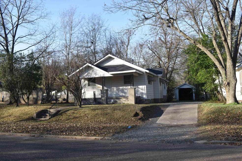1908 W 15th St, Texarkana, TX 75501 - photo 1