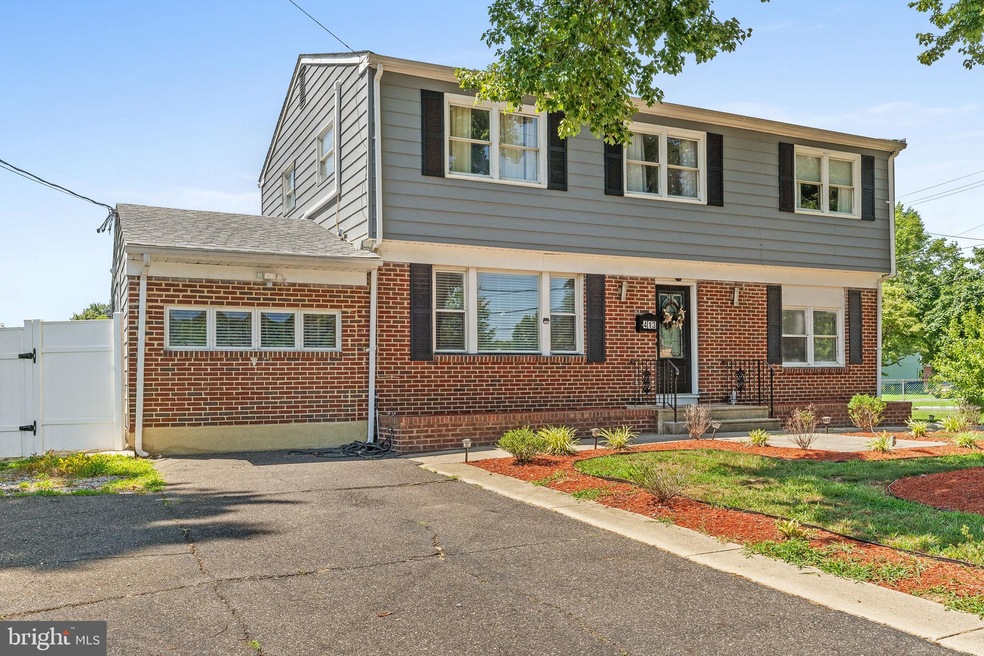 413 N Garden Blvd, Beverly, NJ 08010 - photo 1