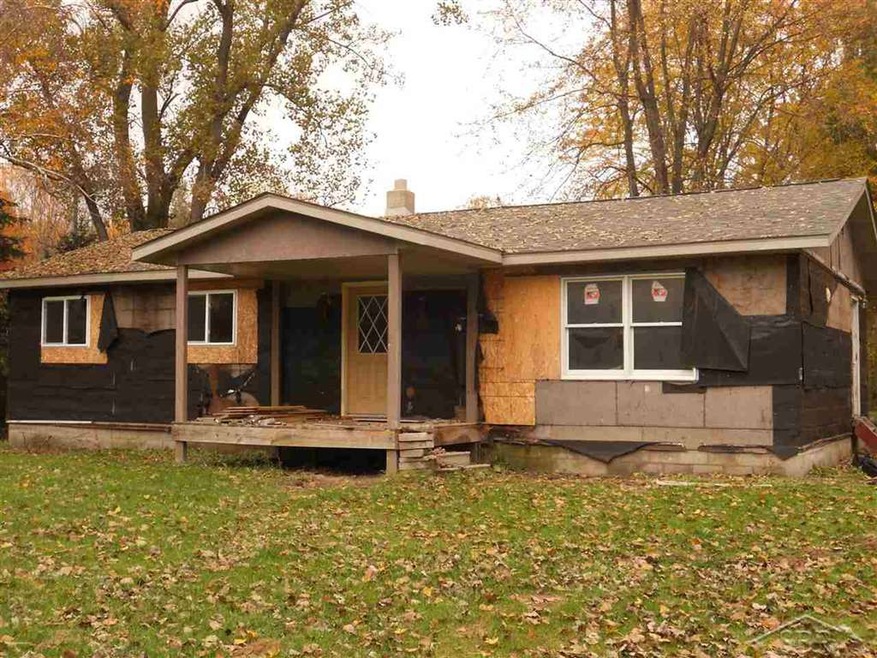 7579 Bray Rd, Vassar, MI 48768 - photo 1