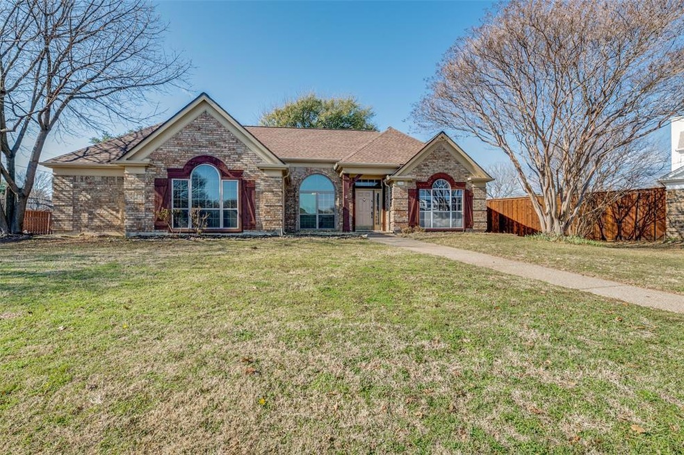 3301 Oakdale Ct, Hurst, TX 76054 - photo 1