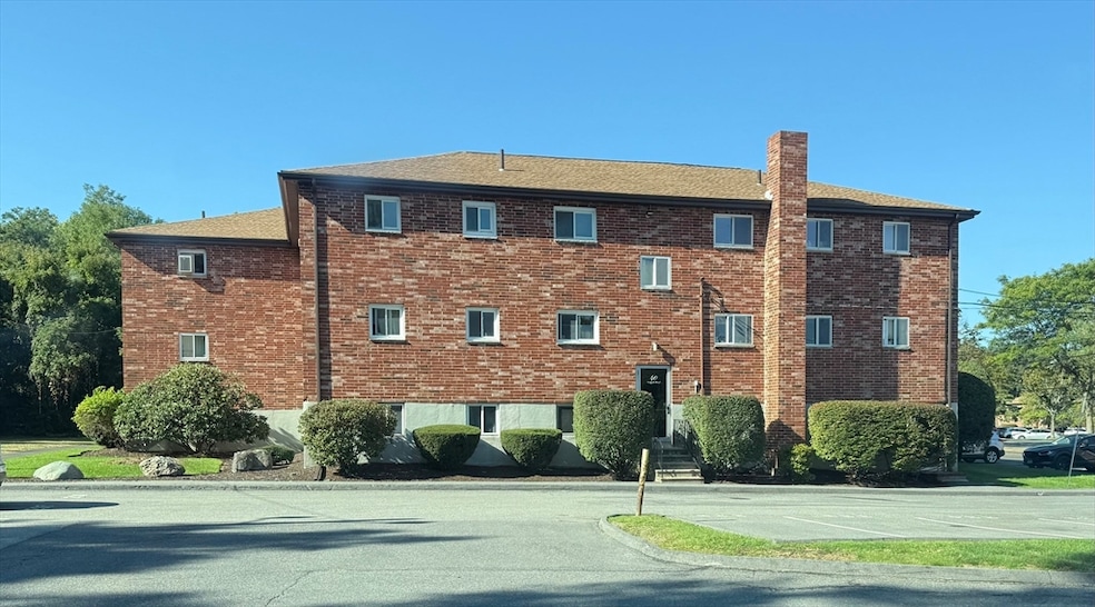 40 Westgate Rd unit 5, Boston College, MA 02467 - photo 1