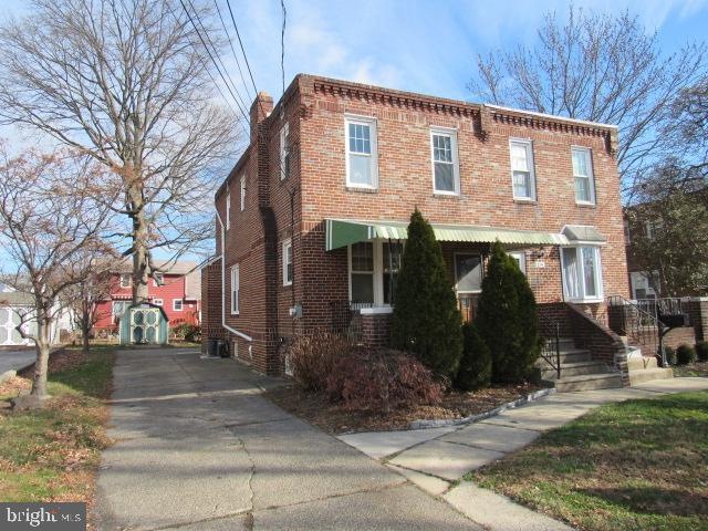 216 Hazel Ave, Folsom, PA 19033 - photo 1