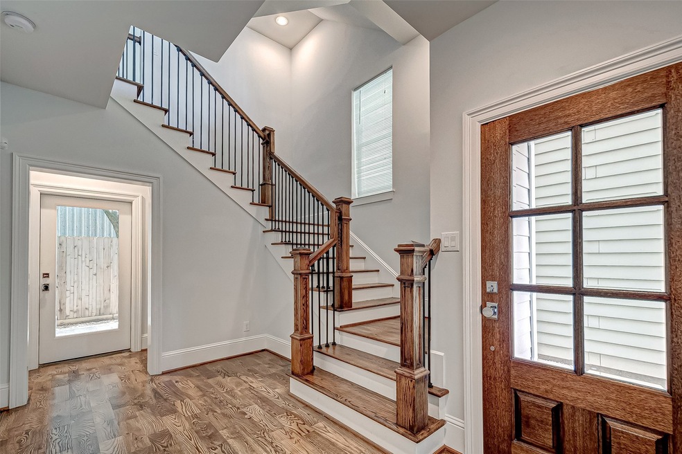 3805 Olde Bourbon Ln, Houston, TX 77018 - photo 1