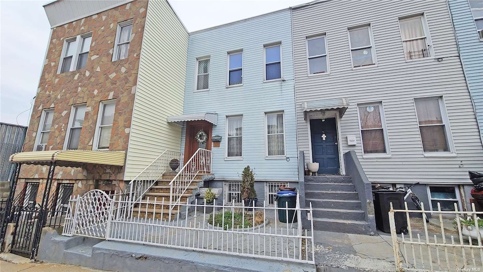 Sold $834,750 • Co-Listing Agent