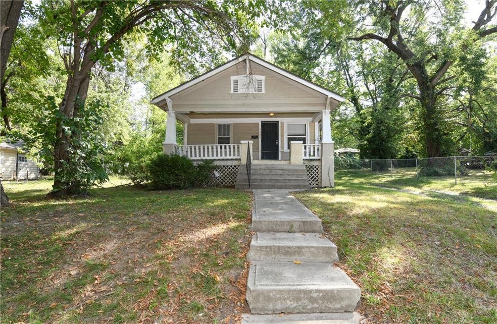 7041 Walrond Ave, Kansas City, MO 64132 - photo 1