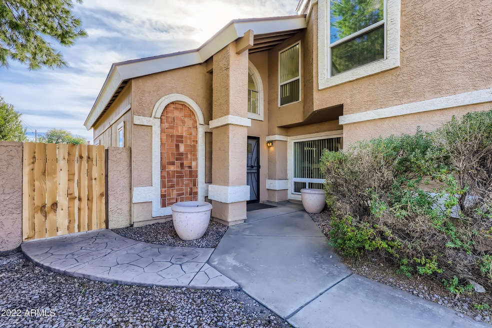 4-761011827-03 Exterior Front Entry