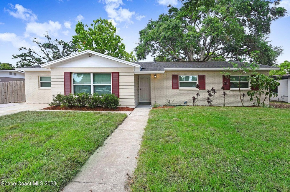 Welcome to 2214 Dartmouth Dr., Cocoa!