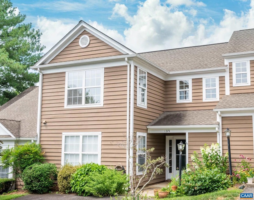 1374 Wimbledon Way in RIVERRUN