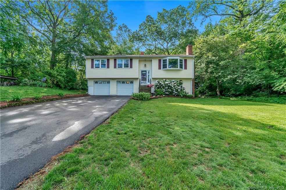 617 Thompson St, East Haven, CT 06513 - photo 1