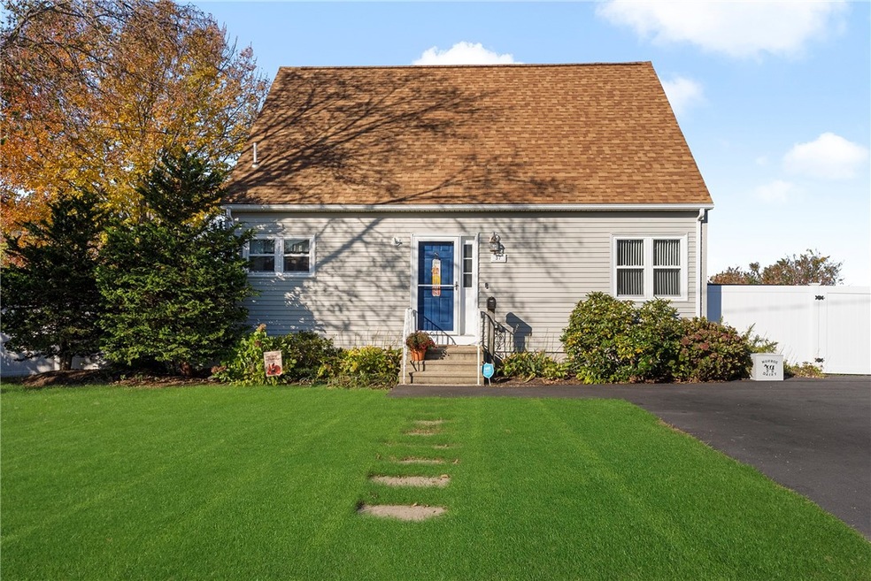 37 Seaview St, Fall River, MA 02724 - photo 1