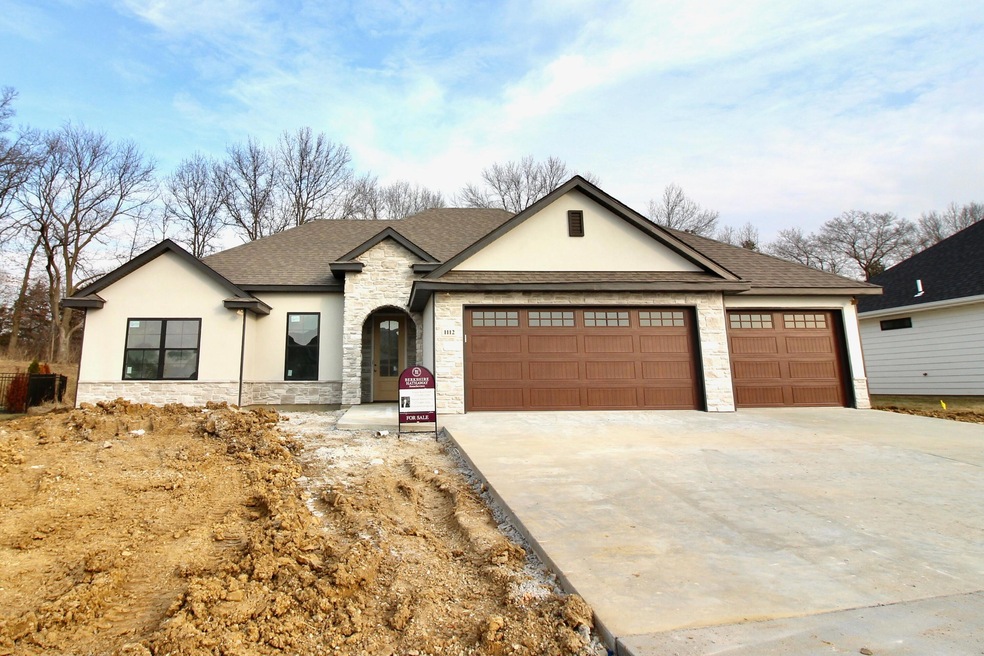 1112 Shore Acres Loop