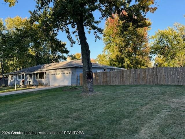 12324 E Greenfield Rd, Lansing, MI 48917 - photo 1