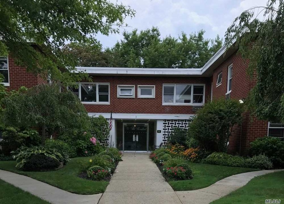 1 Rosalind Place unit 2c, Lawrence, NY 11559 - photo 1